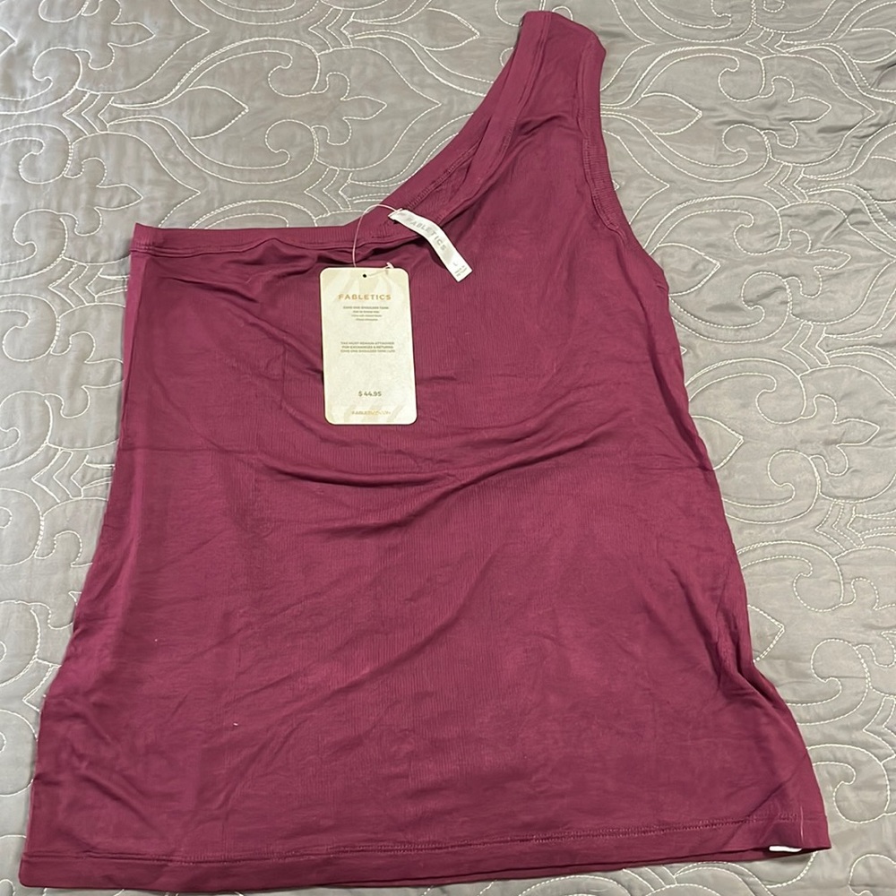NWT Fabletics L ribbed one shoulder tank. Maroon